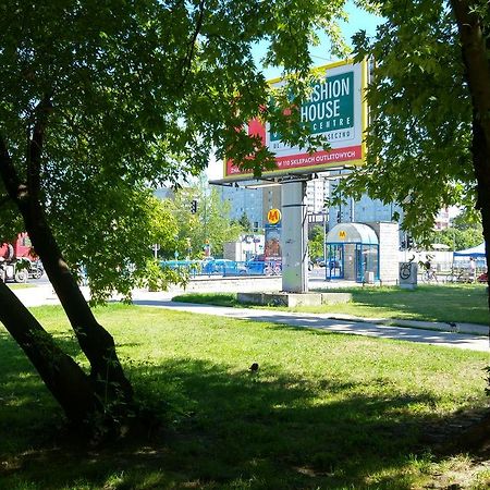 Rent0Nline Niepodleglosci Rooms Metro Warszawa Eksteriør billede