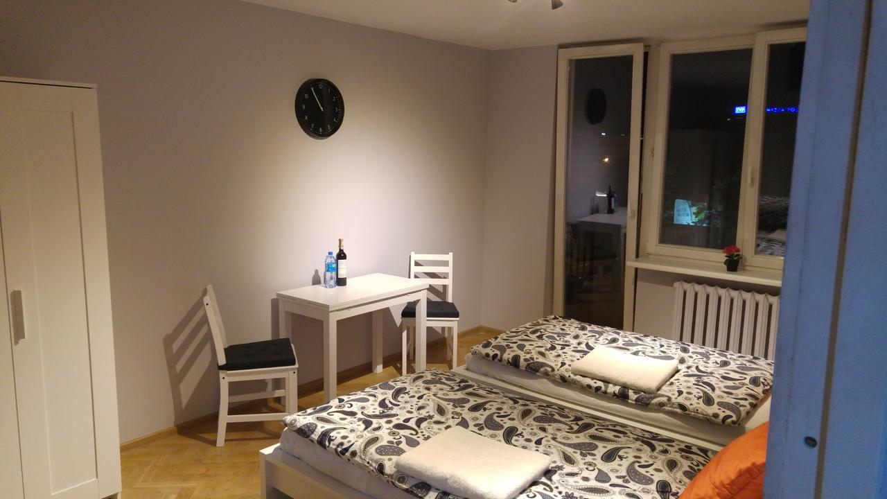 Rent0Nline Niepodleglosci Rooms Metro Warszawa Eksteriør billede