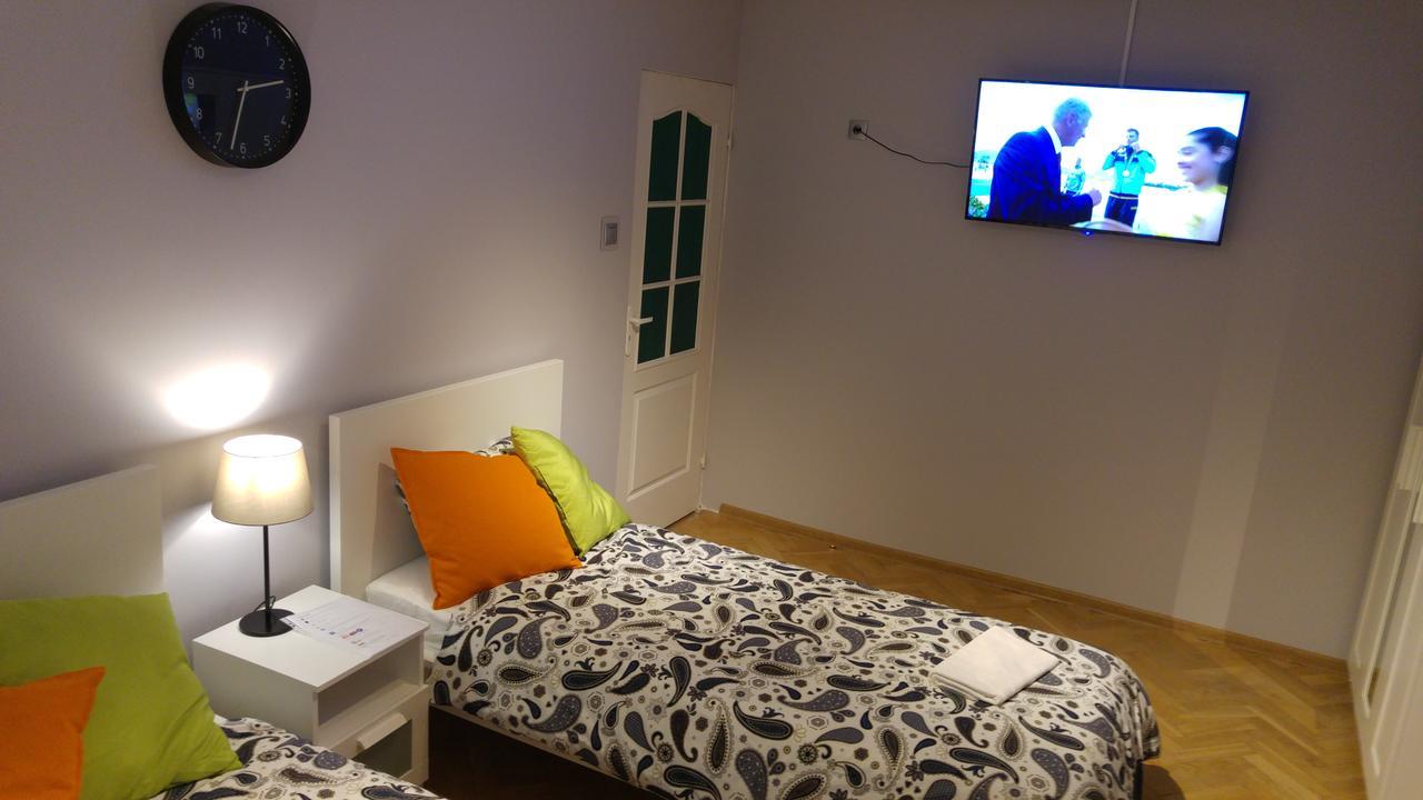 Rent0Nline Niepodleglosci Rooms Metro Warszawa Eksteriør billede
